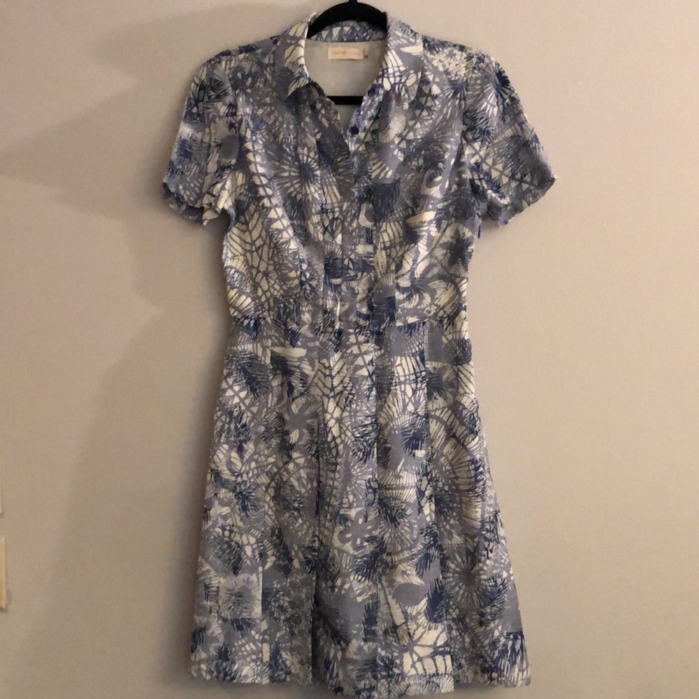 Tory Burch Mini Dress Size 4 Blue and white pattern, short sleeve, pleated dress